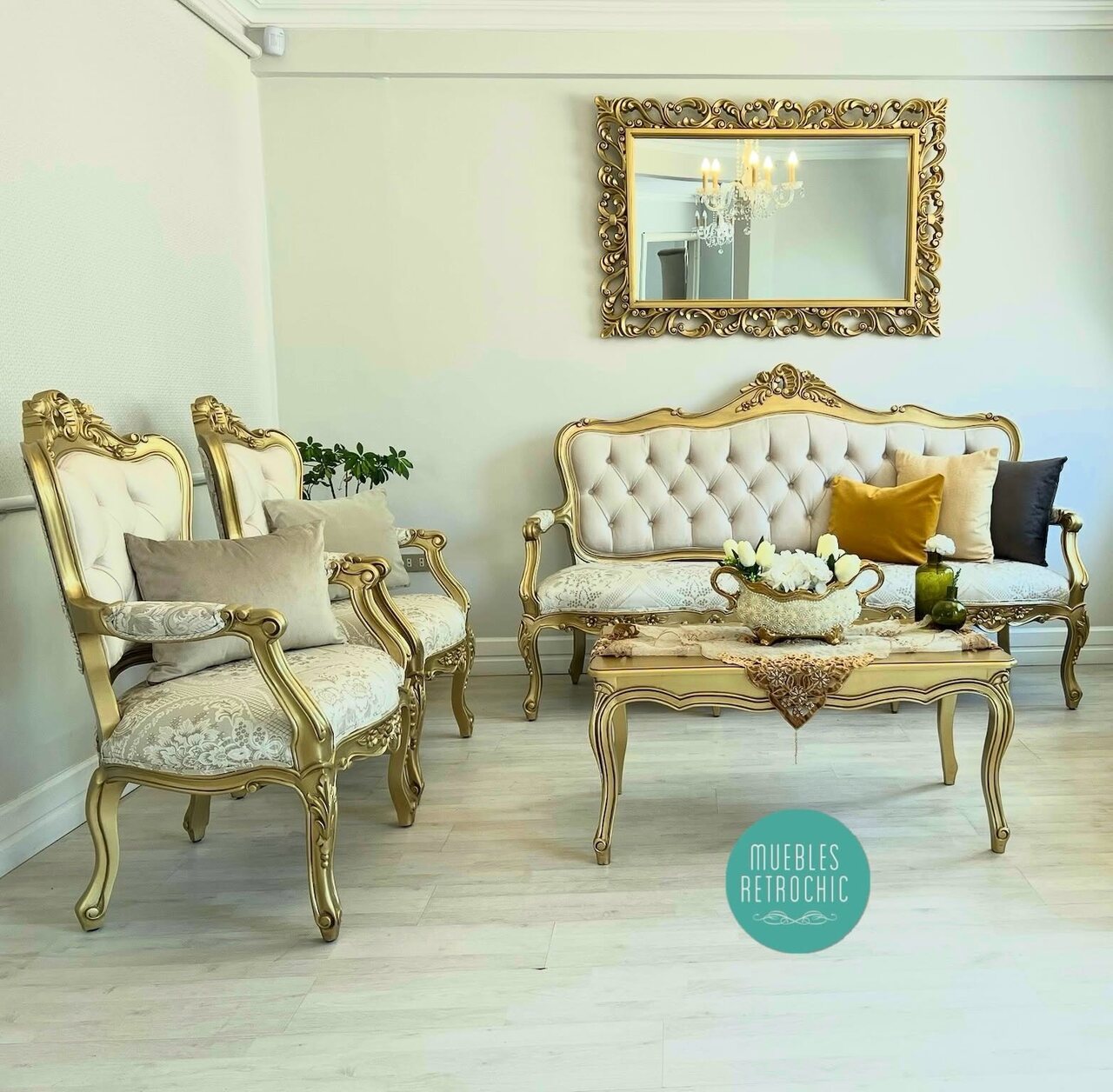 Ivory Louis XV sofa with a gilded finish