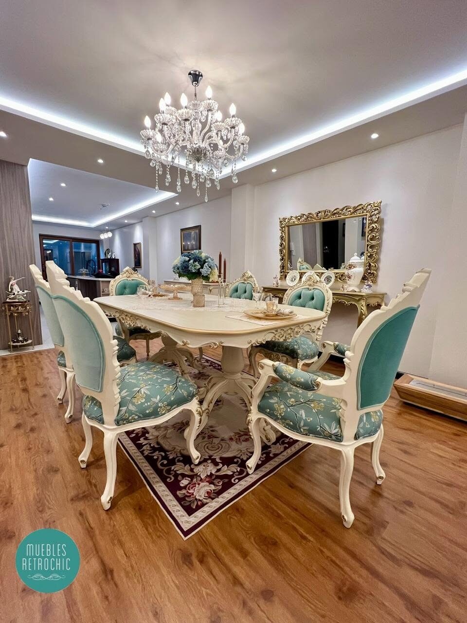 Vista lateral del Comedor Marquise Turquesa